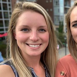 Meet your Posher, Lindsey